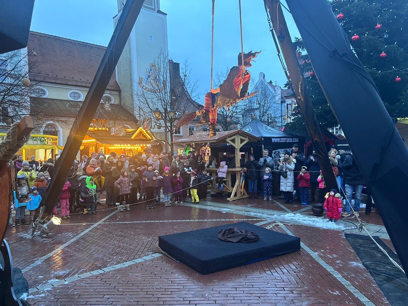 Fotobox Lichtportal und Flugzone – magischer Lichtwald